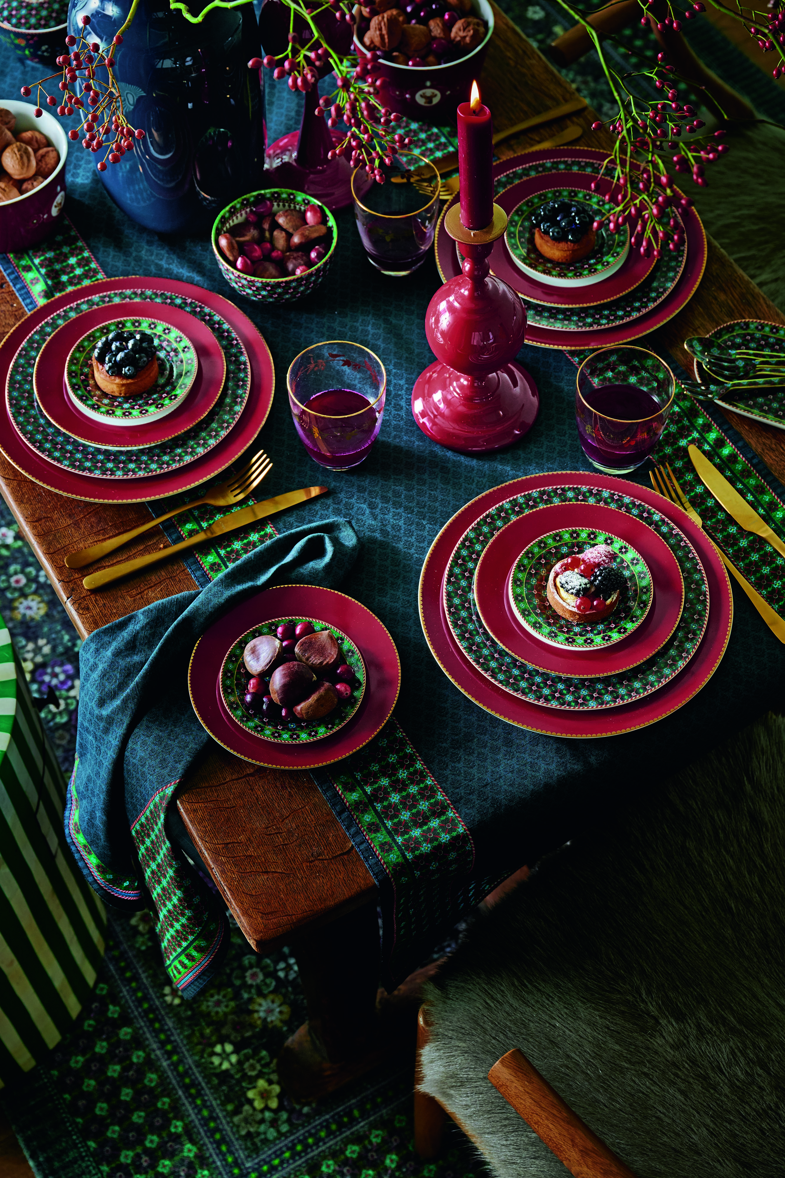 Pip Studio Berry Blues mix Love Birds FW2025 Tableware Dark Red 01